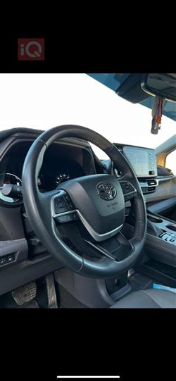 تويوتا سيينا